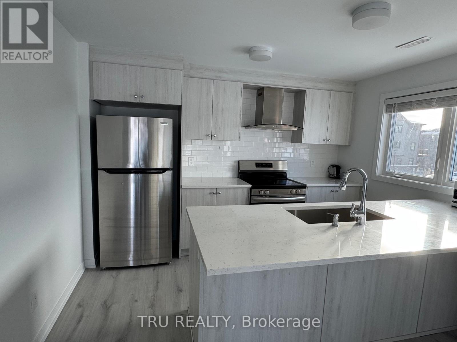 956 Chapman Mills Drive, Ottawa, Ontario  K2J 7J5 - Photo 10 - X12585446