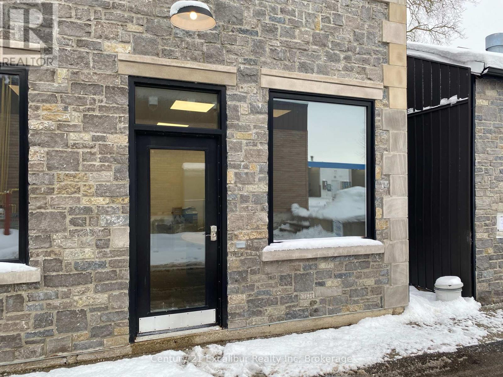 645 St David Street N, Centre Wellington, Ontario  N1M 2K6 - Photo 3 - X12636726