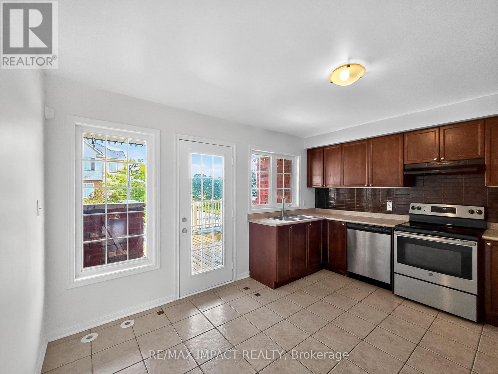 232 Rouge River Drive, Toronto, Ontario  M1B 0A8 - Photo 19 - E12636700