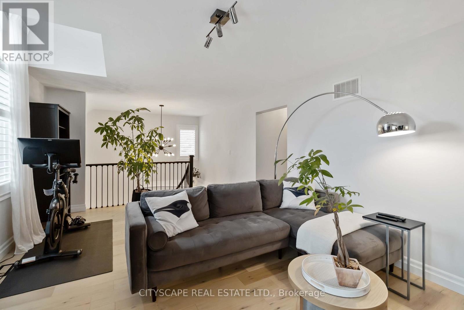 4269 Vivaldi Road, Burlington, Ontario  L7M 0N4 - Photo 19 - W12636554