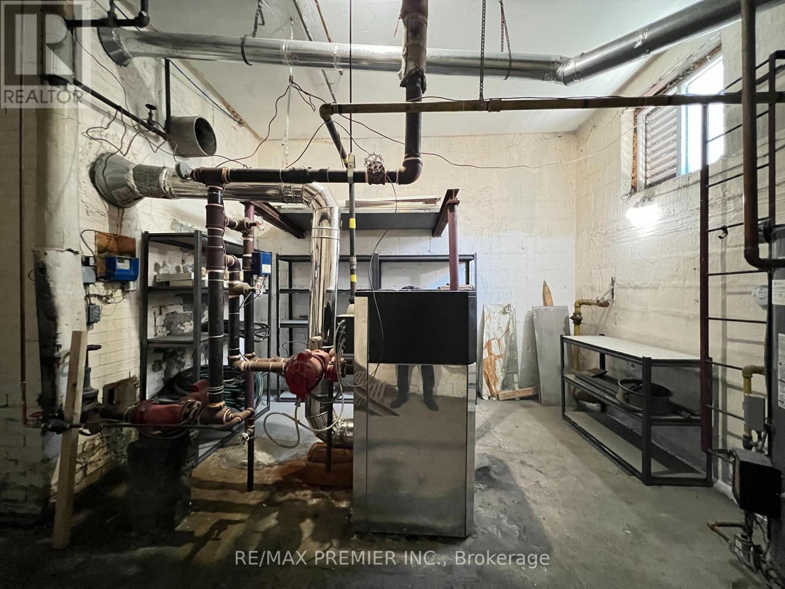 80 Clouston Avenue, Toronto, Ontario  M9N 1A7 - Photo 10 - W12636586