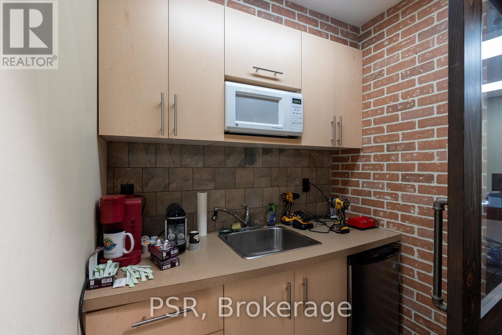 12 - 2 Marconi Court, Caledon, Ontario  L7E 1E5 - Photo 8 - W12636602