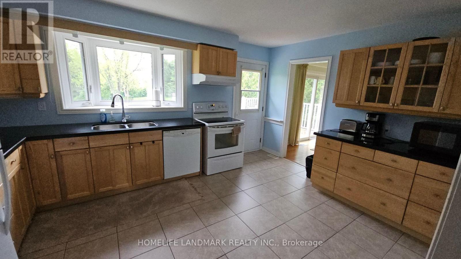 5468 Appleby Line, Burlington, Ontario  L7M 0P5 - Photo 6 - W12636608