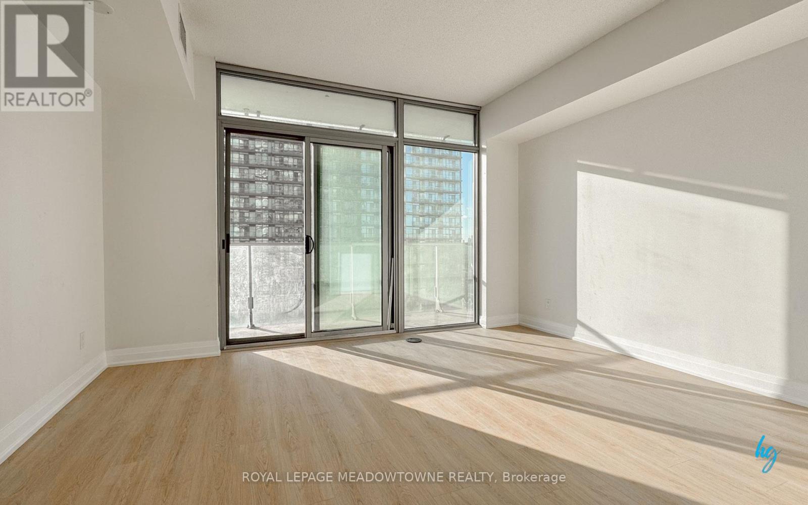 1106 - 103 The Queensway, Toronto, Ontario  M6S 5B3 - Photo 2 - W12636654