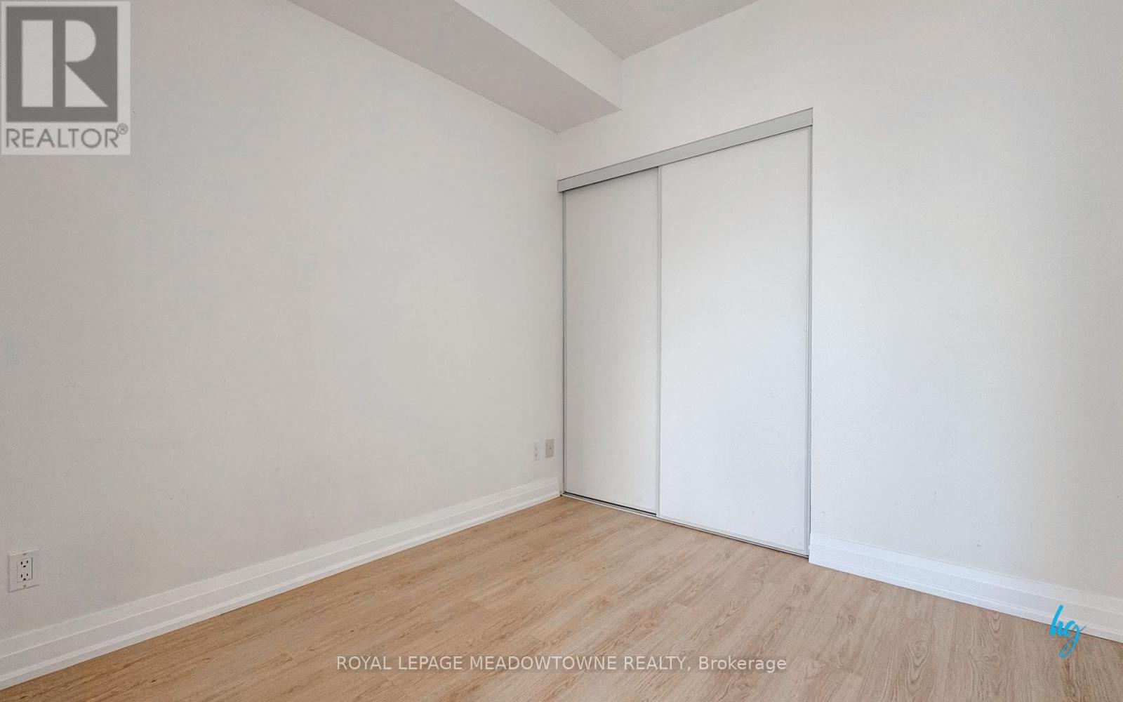 1106 - 103 The Queensway, Toronto, Ontario  M6S 5B3 - Photo 4 - W12636654