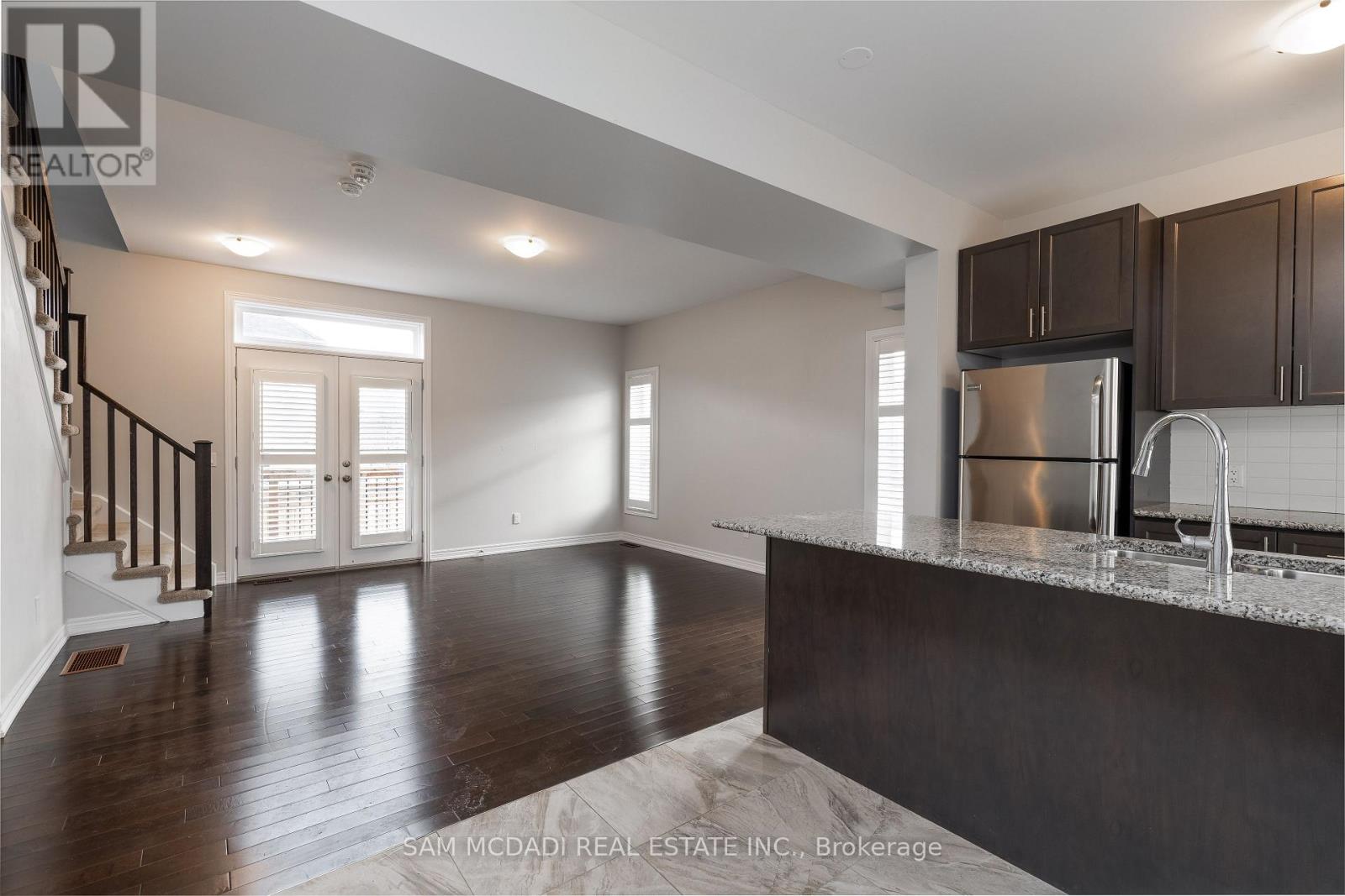 2314 Natasha Circle, Oakville, Ontario  L6M 0L1 - Photo 4 - W12636666