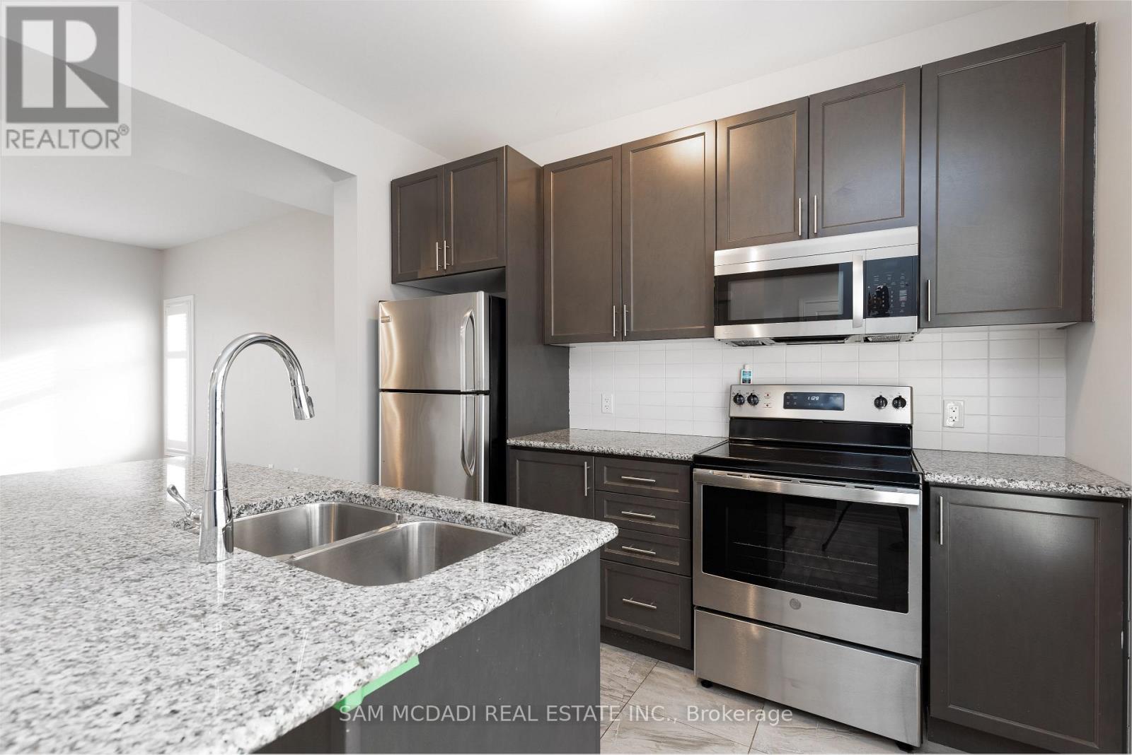 2314 Natasha Circle, Oakville, Ontario  L6M 0L1 - Photo 6 - W12636666