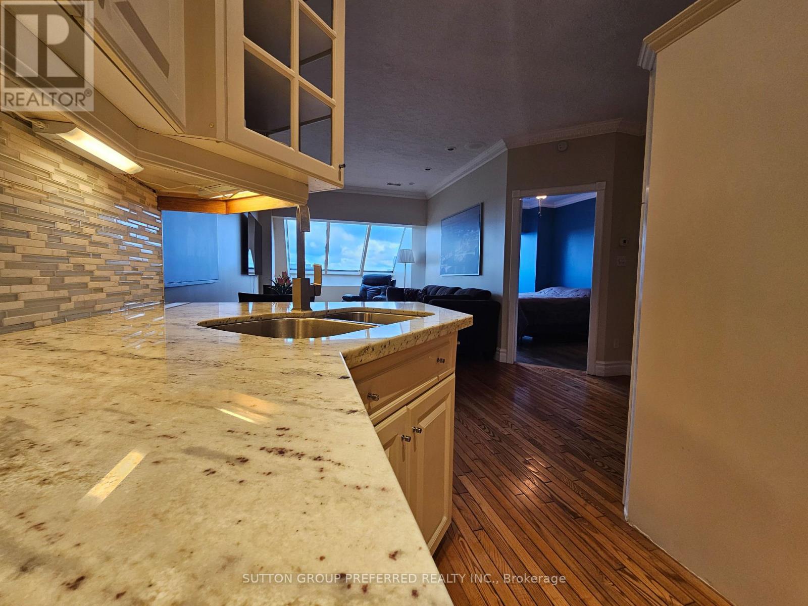 2404 - 389 Dundas Street, London East, Ontario  N6B 3L5 - Photo 12 - X12636738