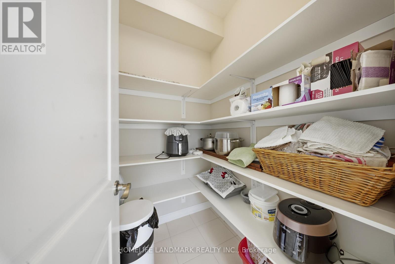 49 Monarch Street, Welland, Ontario  L3C 0E6 - Photo 12 - X12636660