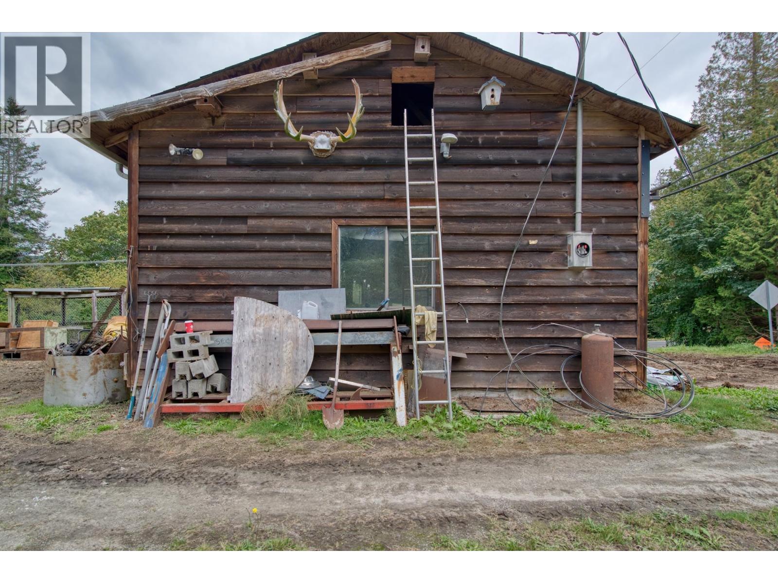 7712 Fawn Road, Halfmoon Bay, British Columbia  V7Z 1C4 - Photo 8 - R3074072