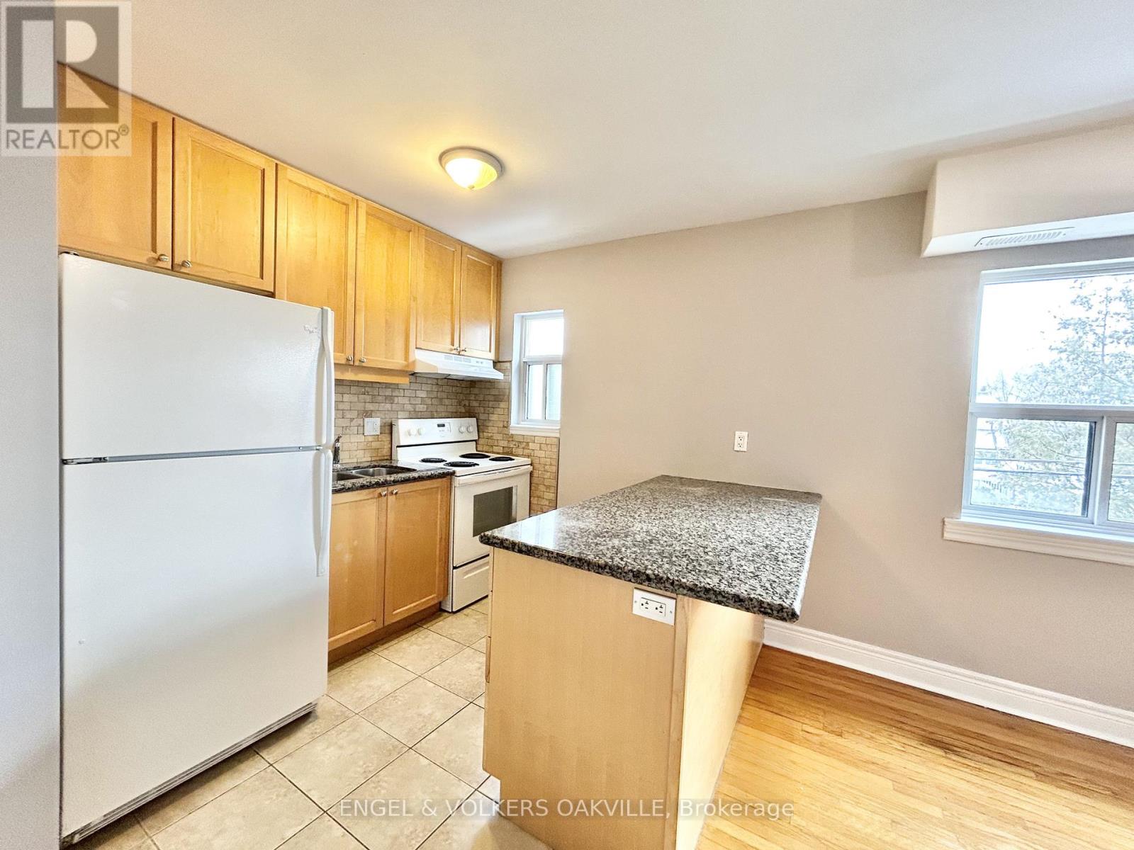 311 - 9 THIRTY THIRD STREET, Toronto, Ontario