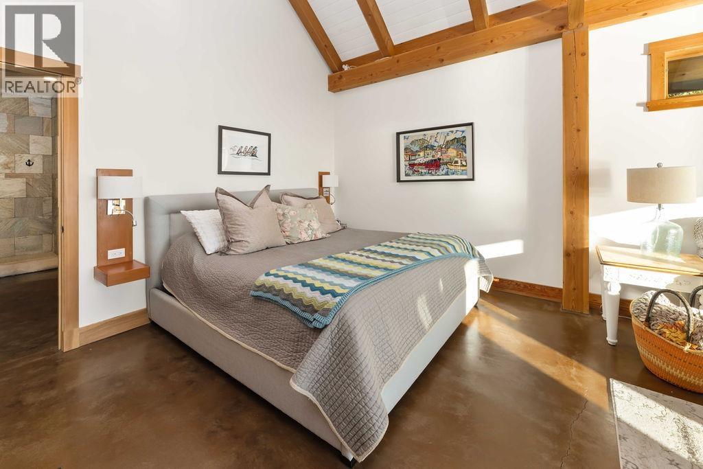 3387 Beach Avenue, Roberts Creek, British Columbia  V0N 2W2 - Photo 15 - R3074075