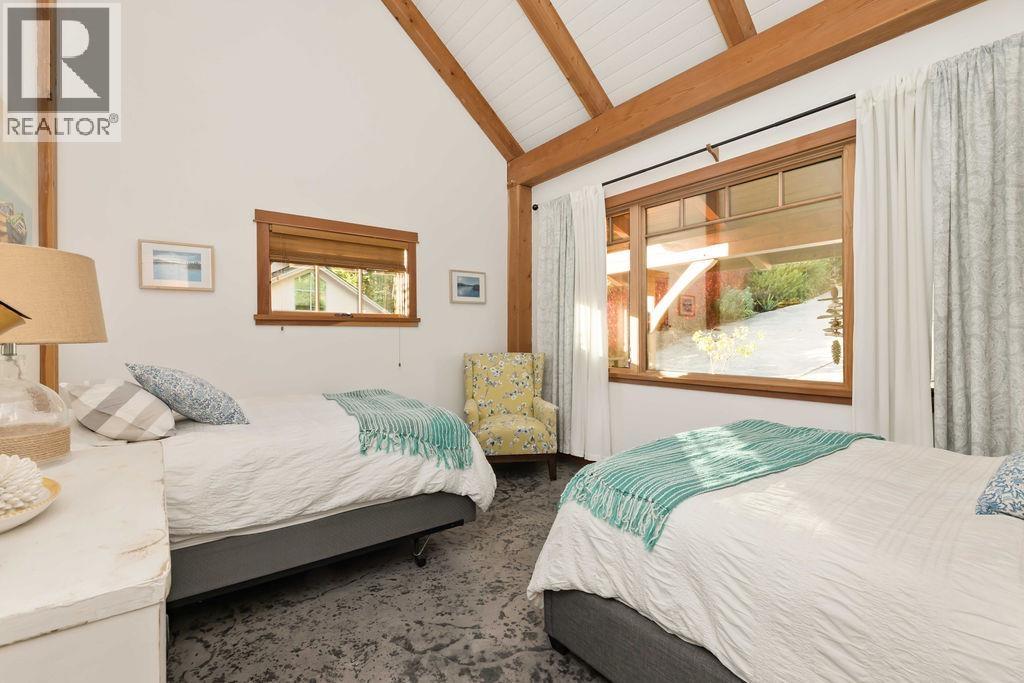 3387 Beach Avenue, Roberts Creek, British Columbia  V0N 2W2 - Photo 21 - R3074075