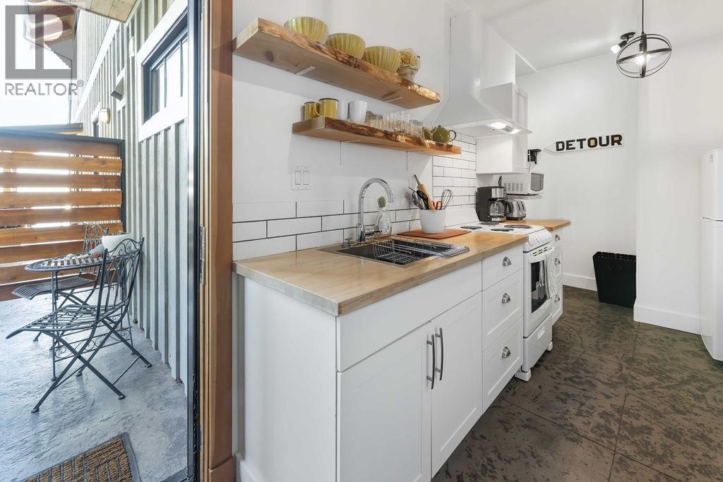 3387 Beach Avenue, Roberts Creek, British Columbia  V0N 2W2 - Photo 27 - R3074075