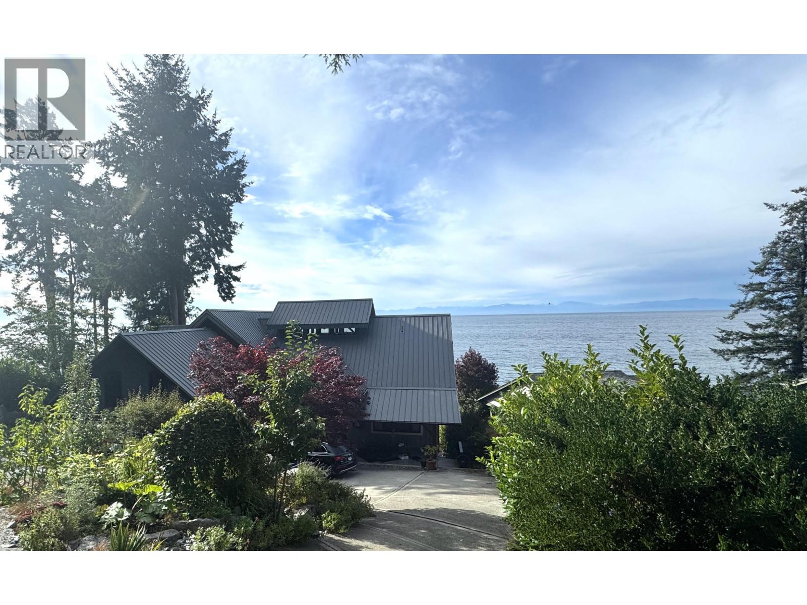 3387 Beach Avenue, Roberts Creek, British Columbia  V0N 2W2 - Photo 3 - R3074075
