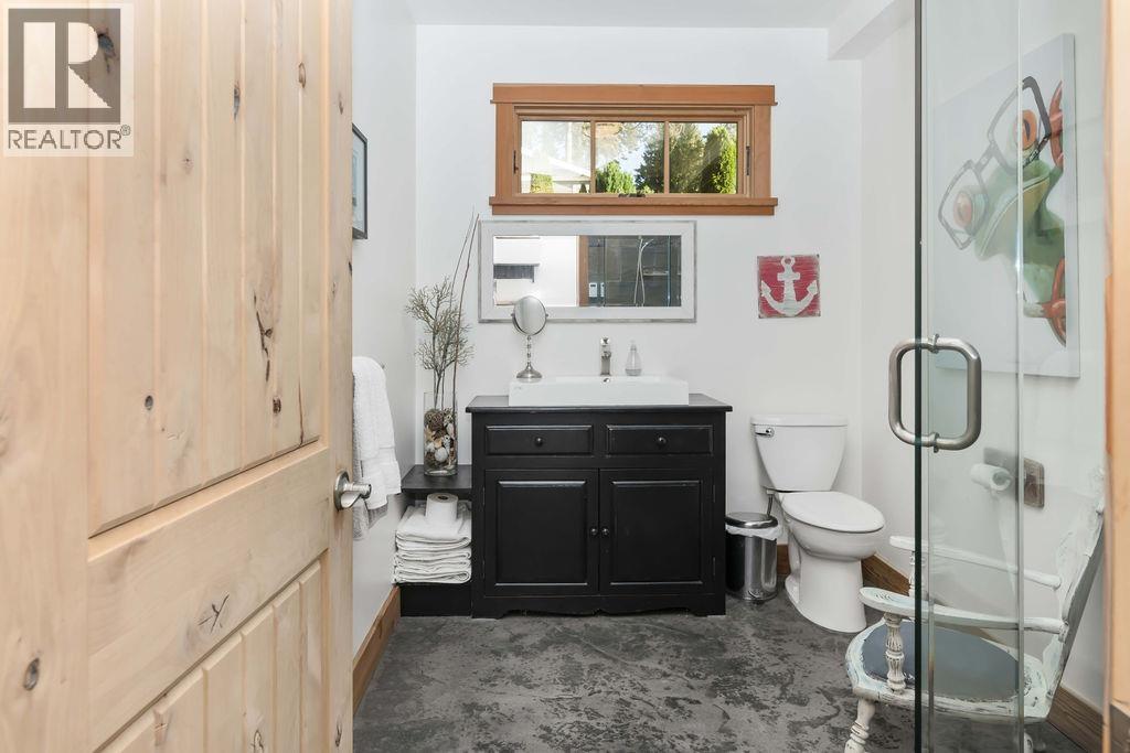 3387 Beach Avenue, Roberts Creek, British Columbia  V0N 2W2 - Photo 31 - R3074075