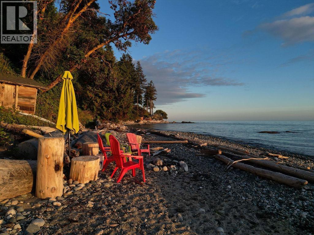 3387 Beach Avenue, Roberts Creek, British Columbia  V0N 2W2 - Photo 34 - R3074075