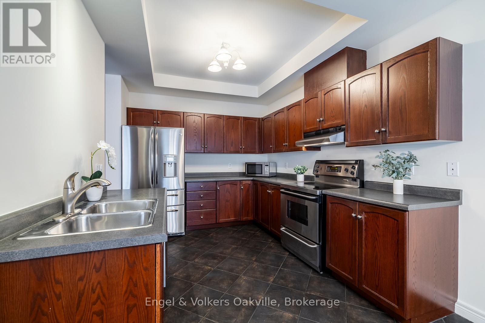 17 - 2169 Orchard Road S, Burlington, Ontario  L7L 7H9 - Photo 13 - W12509046