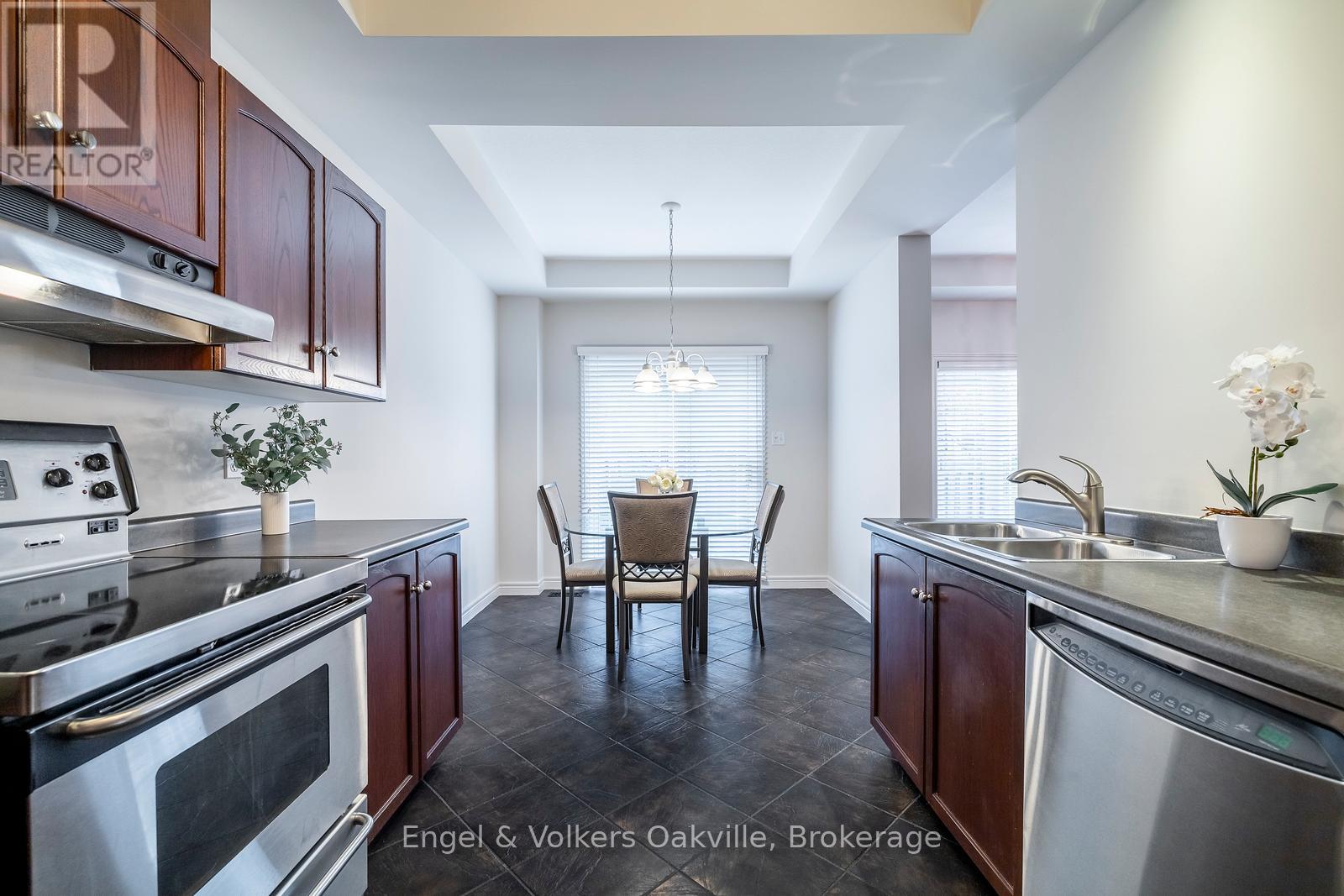 17 - 2169 Orchard Road S, Burlington, Ontario  L7L 7H9 - Photo 16 - W12509046