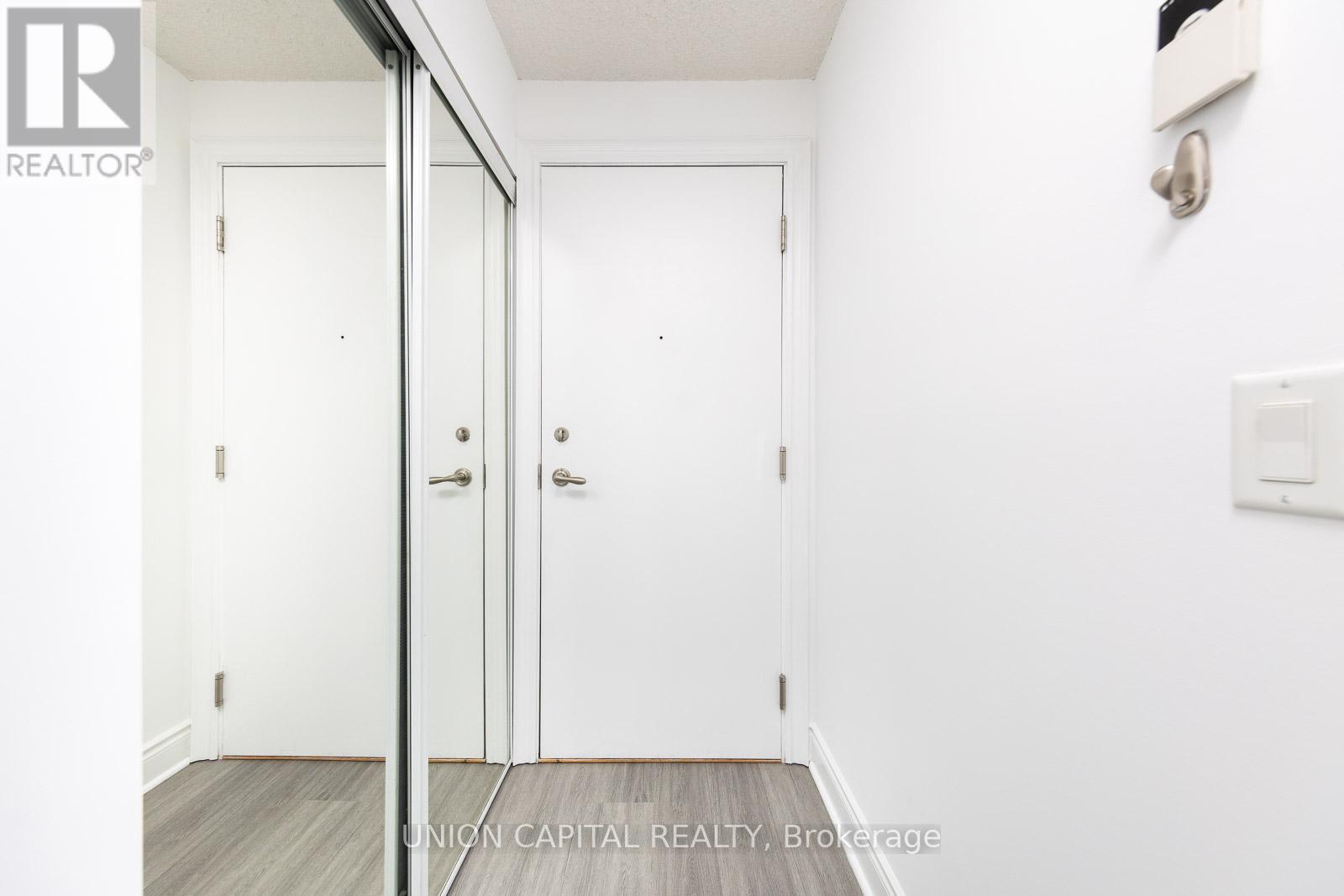 2509 - 15 Greenview Avenue, Toronto, Ontario  M2M 4M7 - Photo 2 - C12636688