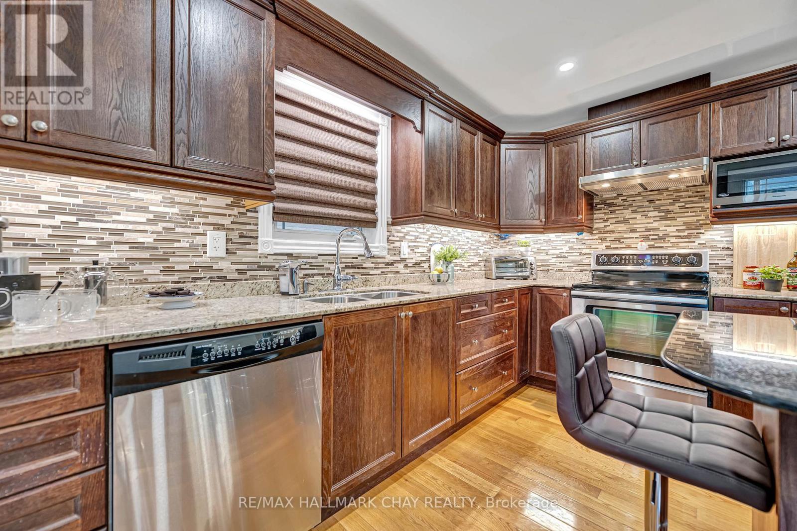 41 Bronze Crescent, Bradford West Gwillimbury, Ontario L3Z 0B1 - Photo 18 - N12636730