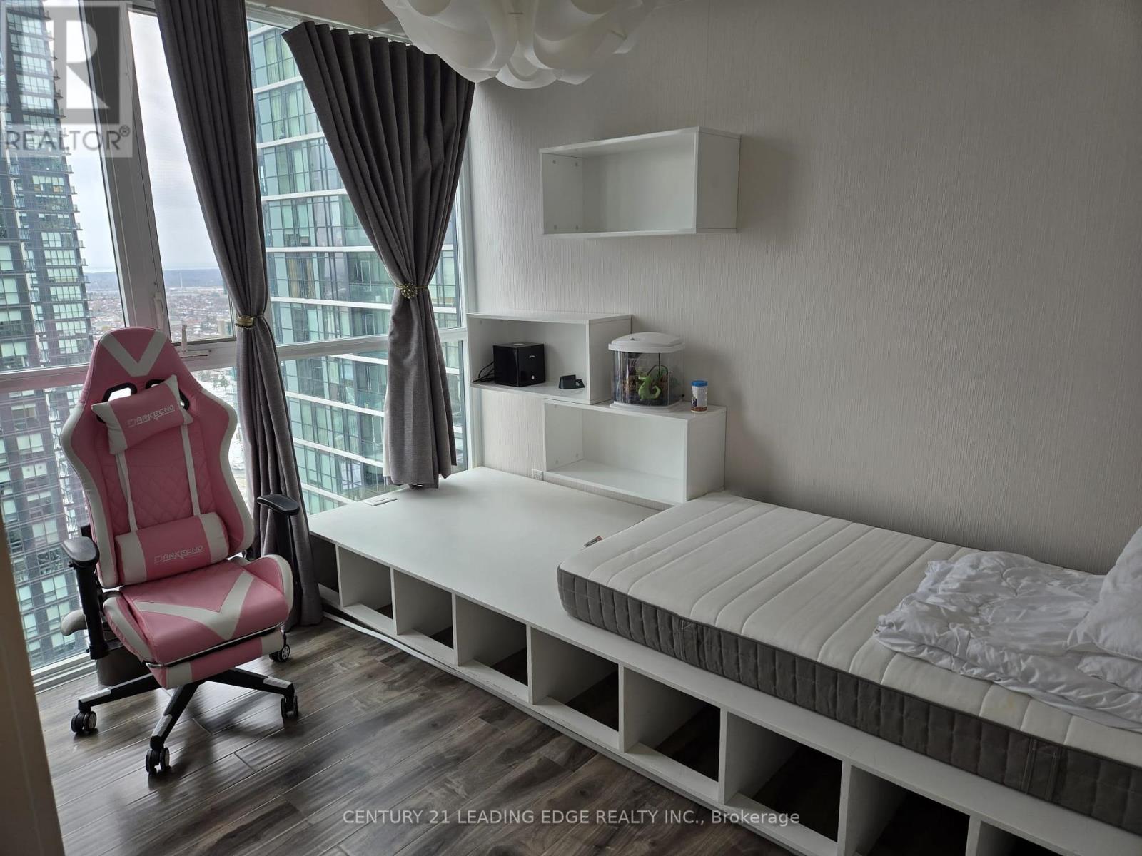 2402 - 4070 Confederation Parkway, Mississauga, Ontario  L5B 0E9 - Photo 10 - W12636680