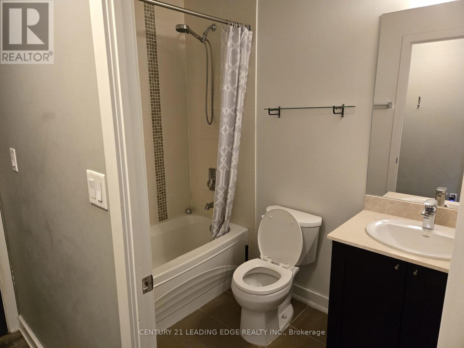 2402 - 4070 Confederation Parkway, Mississauga, Ontario  L5B 0E9 - Photo 12 - W12636680