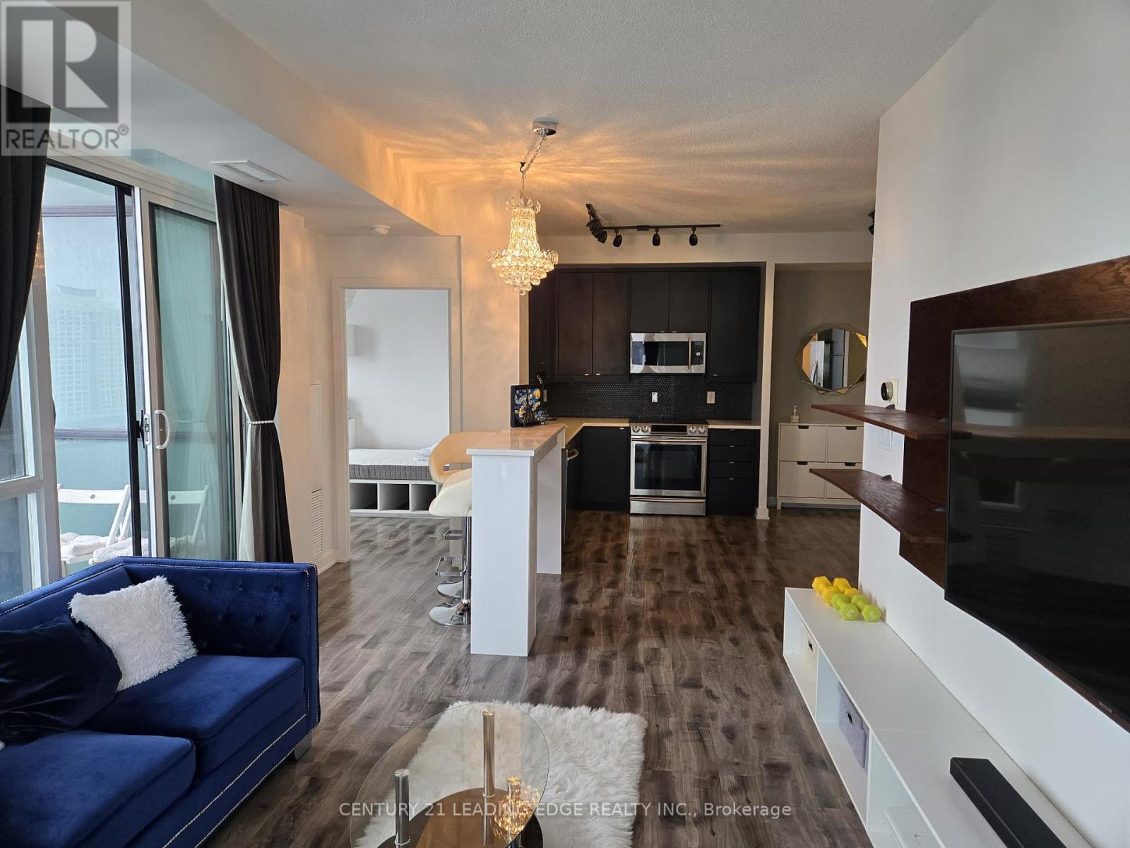 2402 - 4070 Confederation Parkway, Mississauga, Ontario  L5B 0E9 - Photo 5 - W12636680