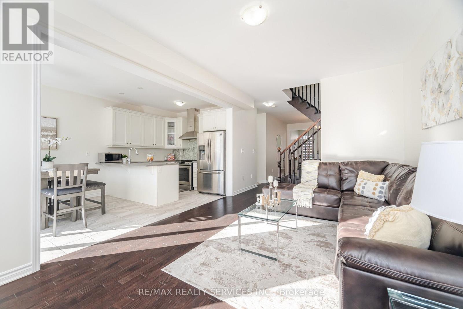 17 Averill Road, Brampton, Ontario L7A 5A7 - Photo 10 - W12636698