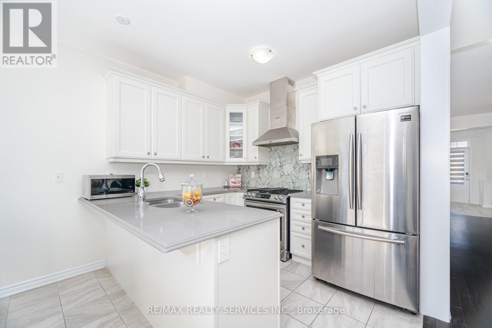 17 Averill Road, Brampton, Ontario L7A 5A7 - Photo 13 - W12636698