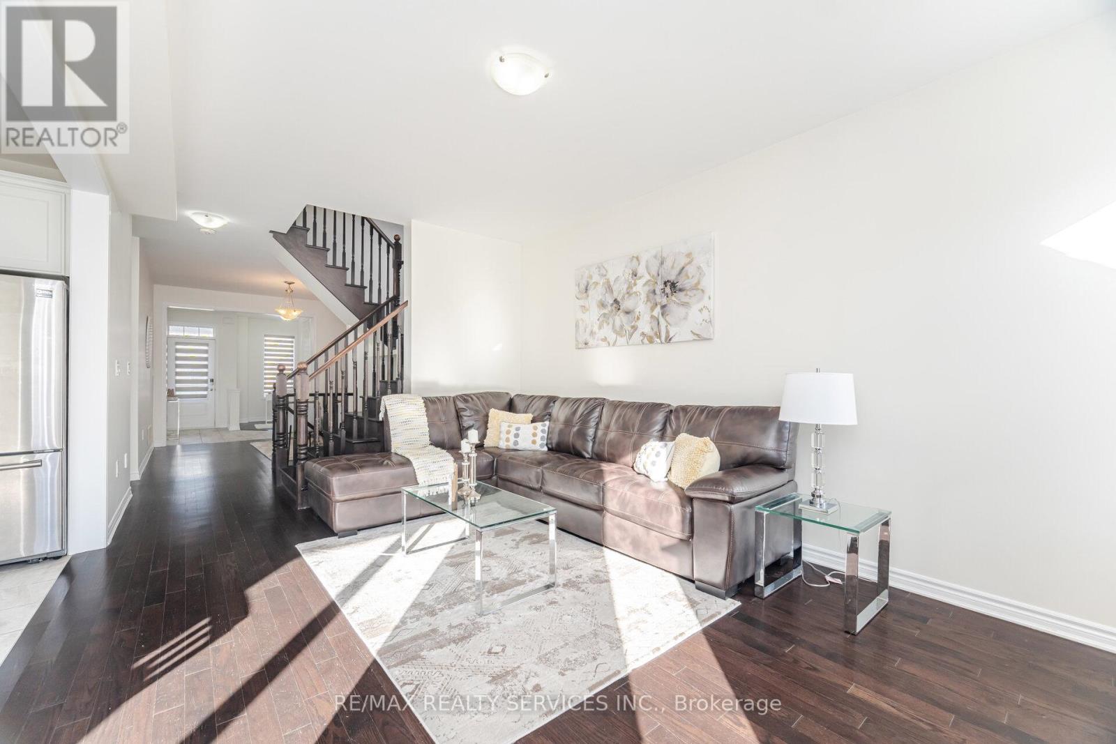 17 Averill Road, Brampton, Ontario L7A 5A7 - Photo 9 - W12636698