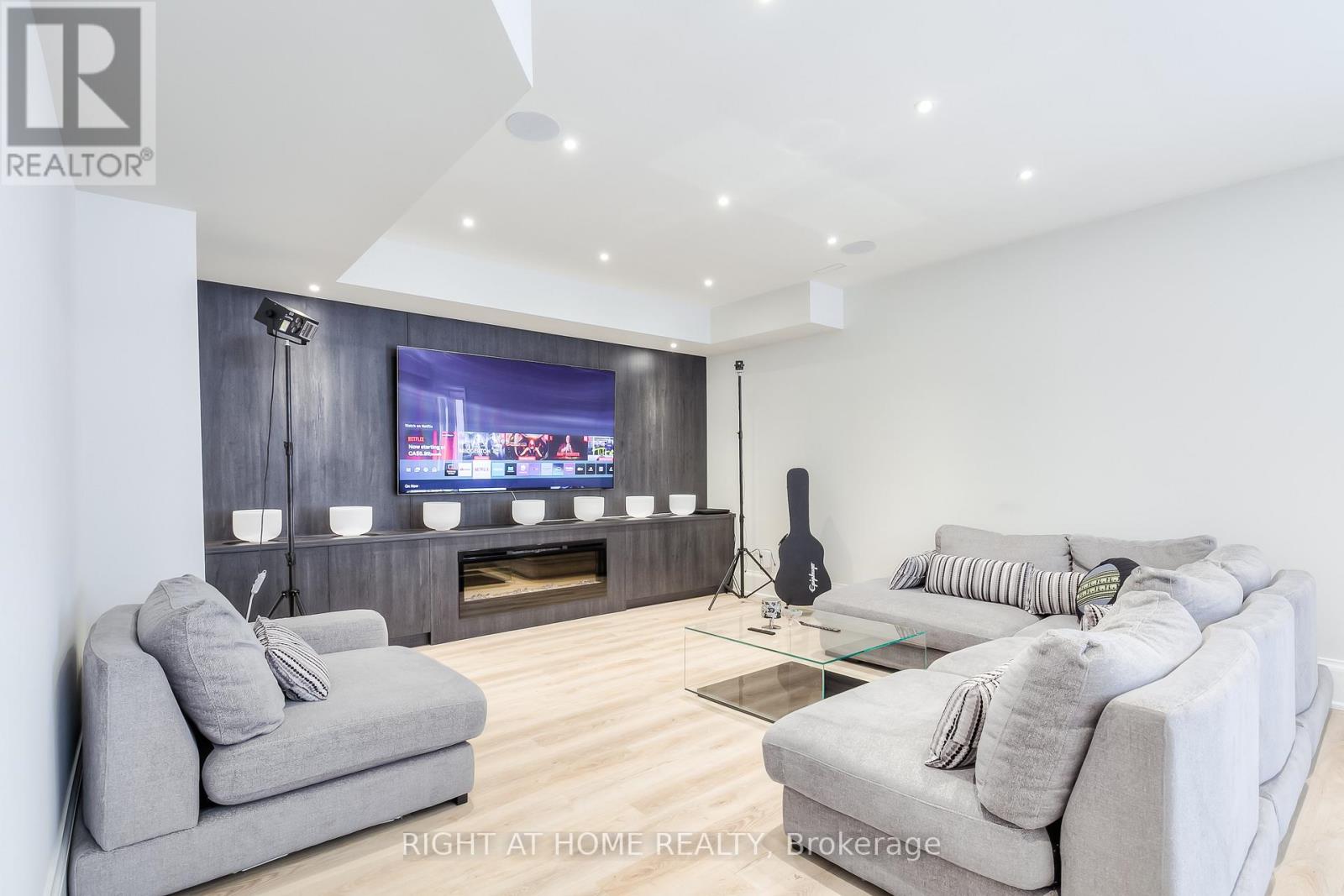 124 Shaver Avenue N, Toronto, Ontario  M9B 4N8 - Photo 17 - W12636706