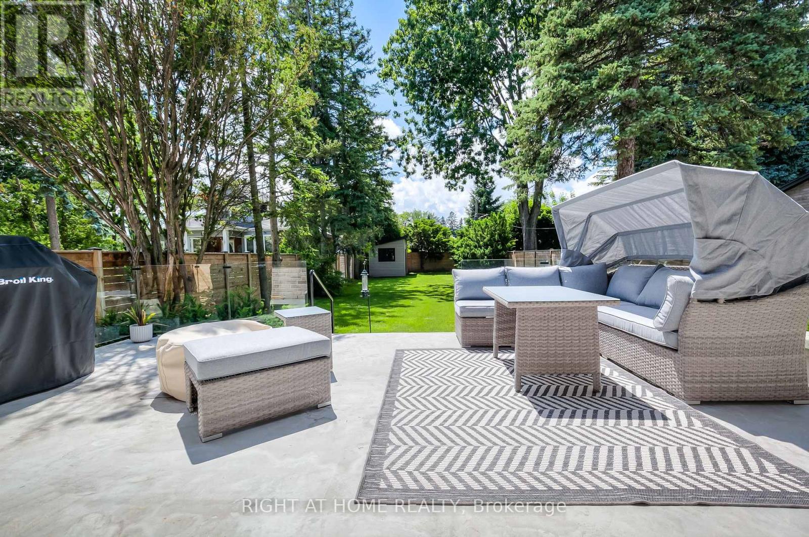 124 Shaver Avenue N, Toronto, Ontario  M9B 4N8 - Photo 21 - W12636706