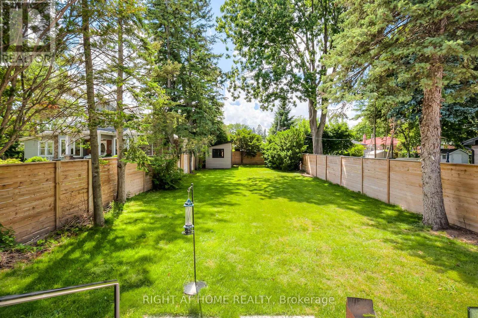 124 Shaver Avenue N, Toronto, Ontario  M9B 4N8 - Photo 22 - W12636706