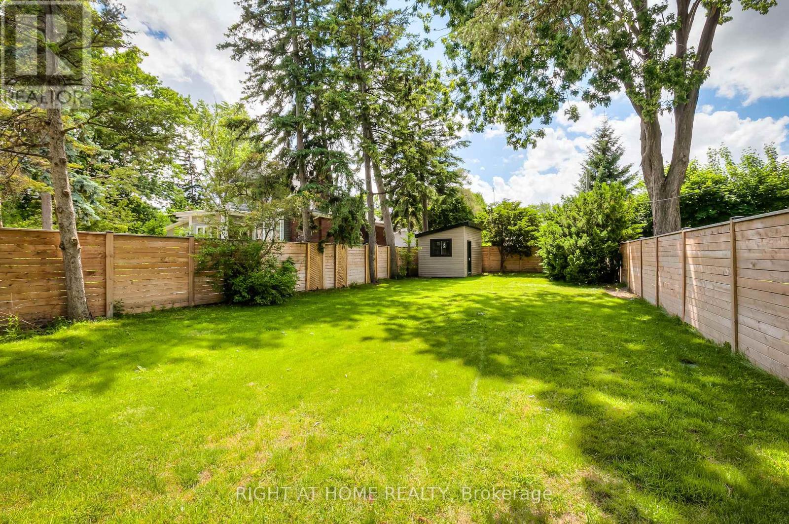 124 Shaver Avenue N, Toronto, Ontario  M9B 4N8 - Photo 24 - W12636706