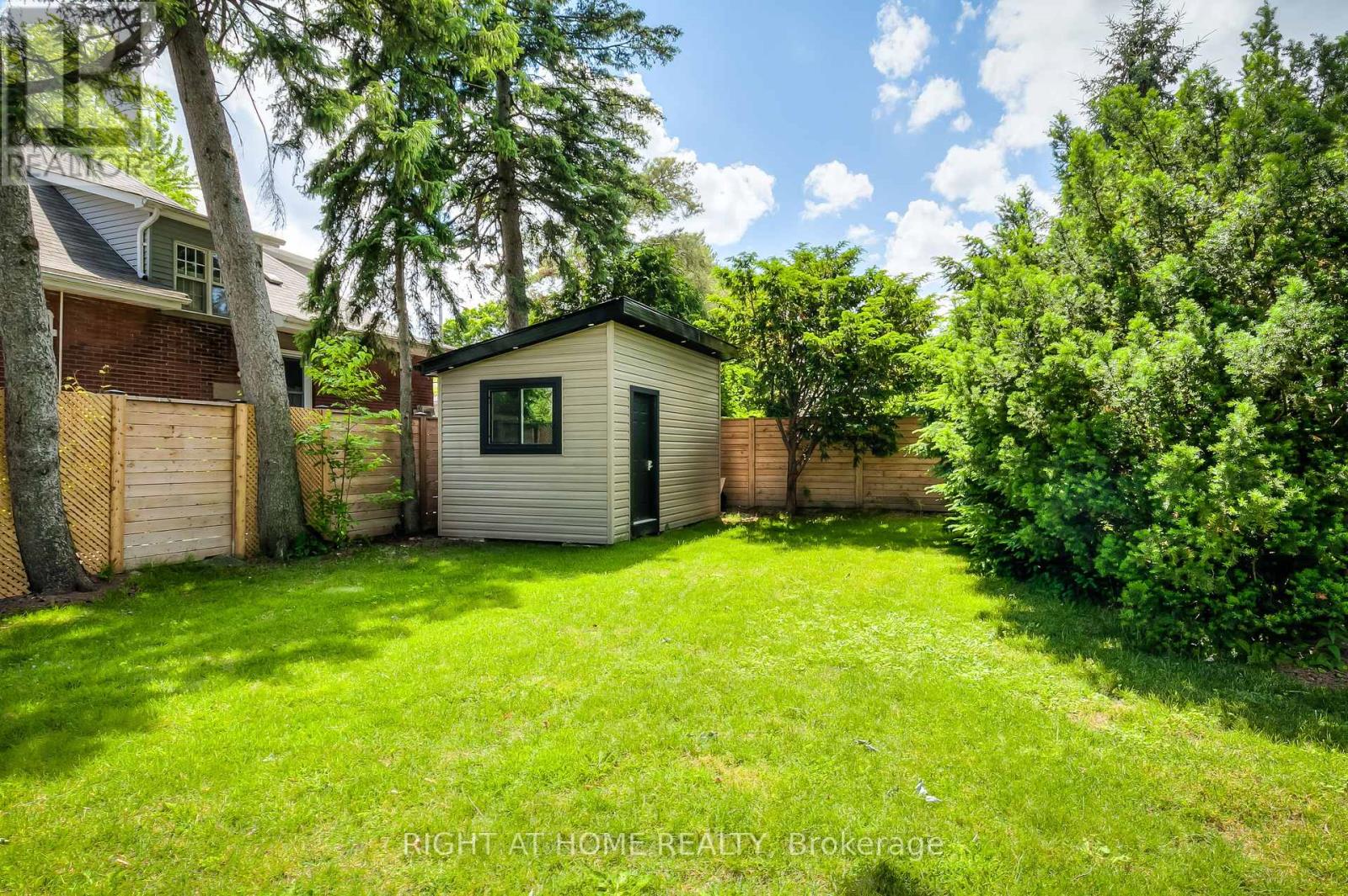 124 Shaver Avenue N, Toronto, Ontario  M9B 4N8 - Photo 25 - W12636706