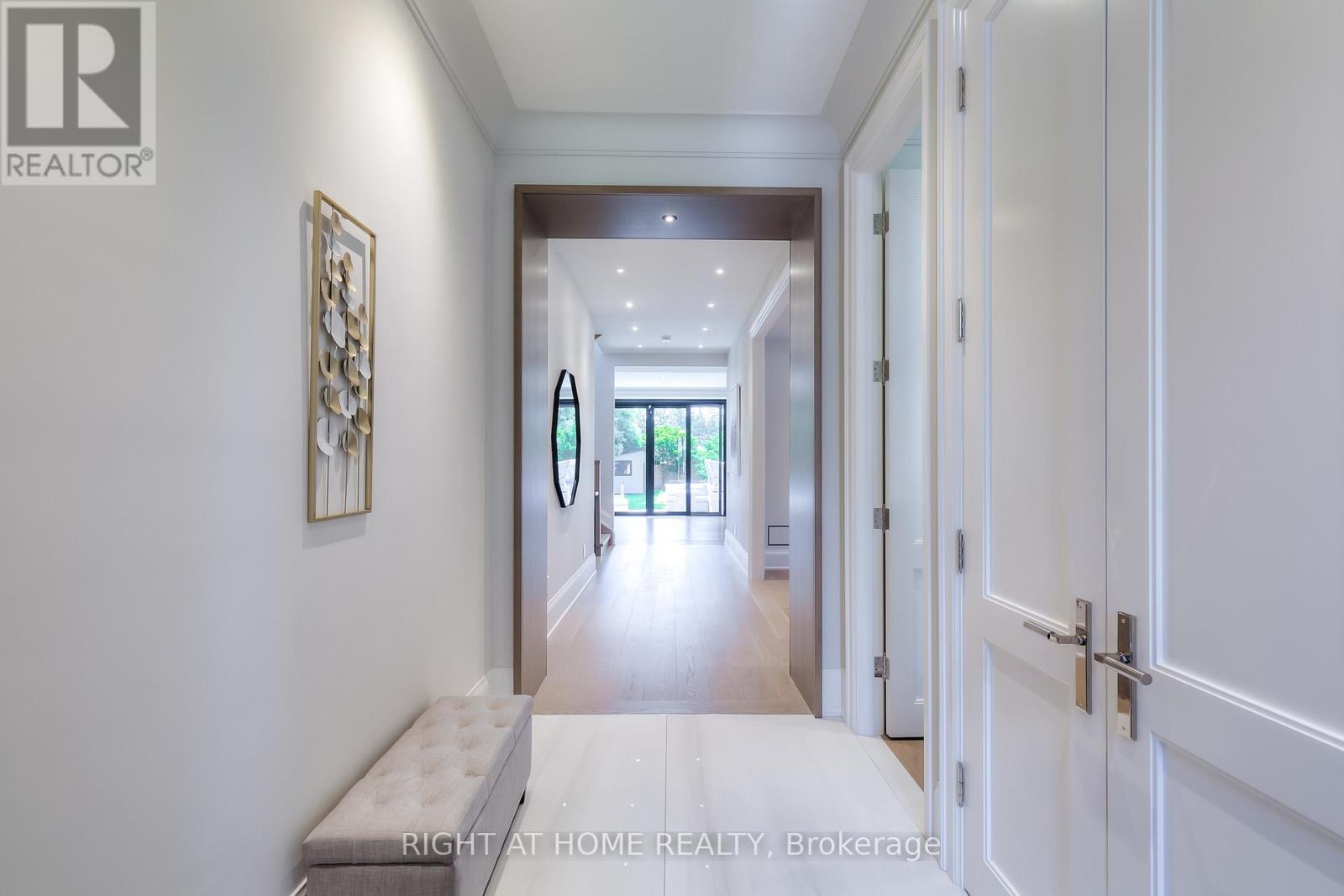 124 Shaver Avenue N, Toronto, Ontario  M9B 4N8 - Photo 26 - W12636706