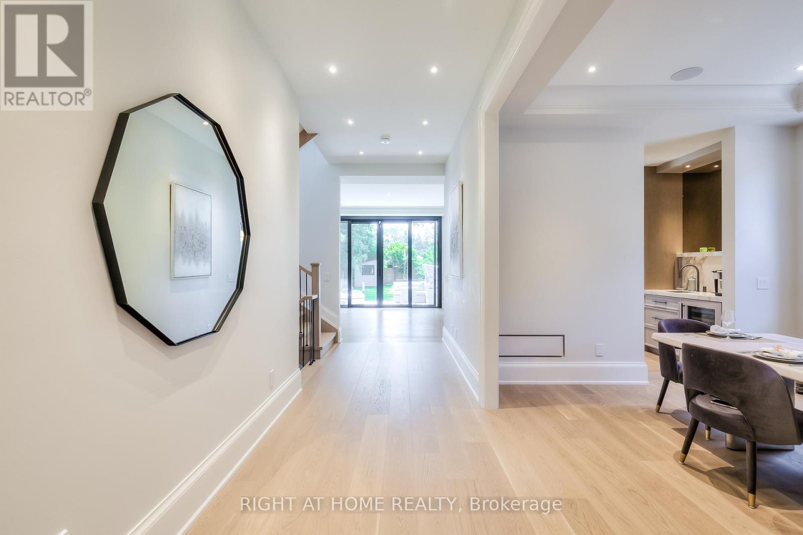 124 Shaver Avenue N, Toronto, Ontario  M9B 4N8 - Photo 29 - W12636706