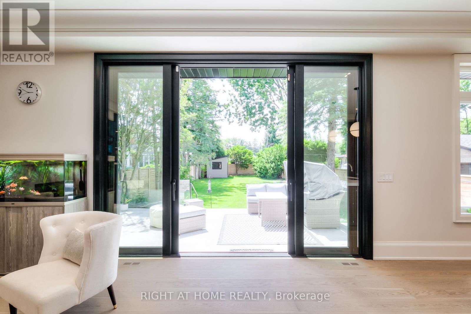 124 Shaver Avenue N, Toronto, Ontario  M9B 4N8 - Photo 6 - W12636706