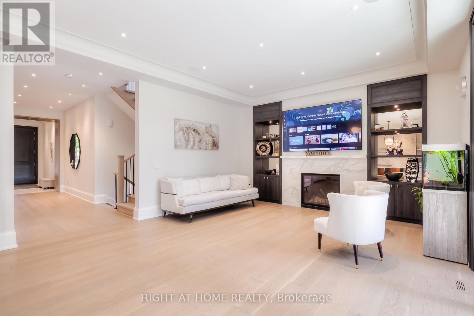 124 Shaver Avenue N, Toronto, Ontario  M9B 4N8 - Photo 7 - W12636706