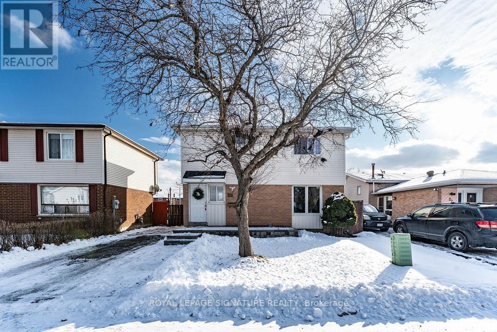 25 HUN CRESCENT, Toronto, Ontario