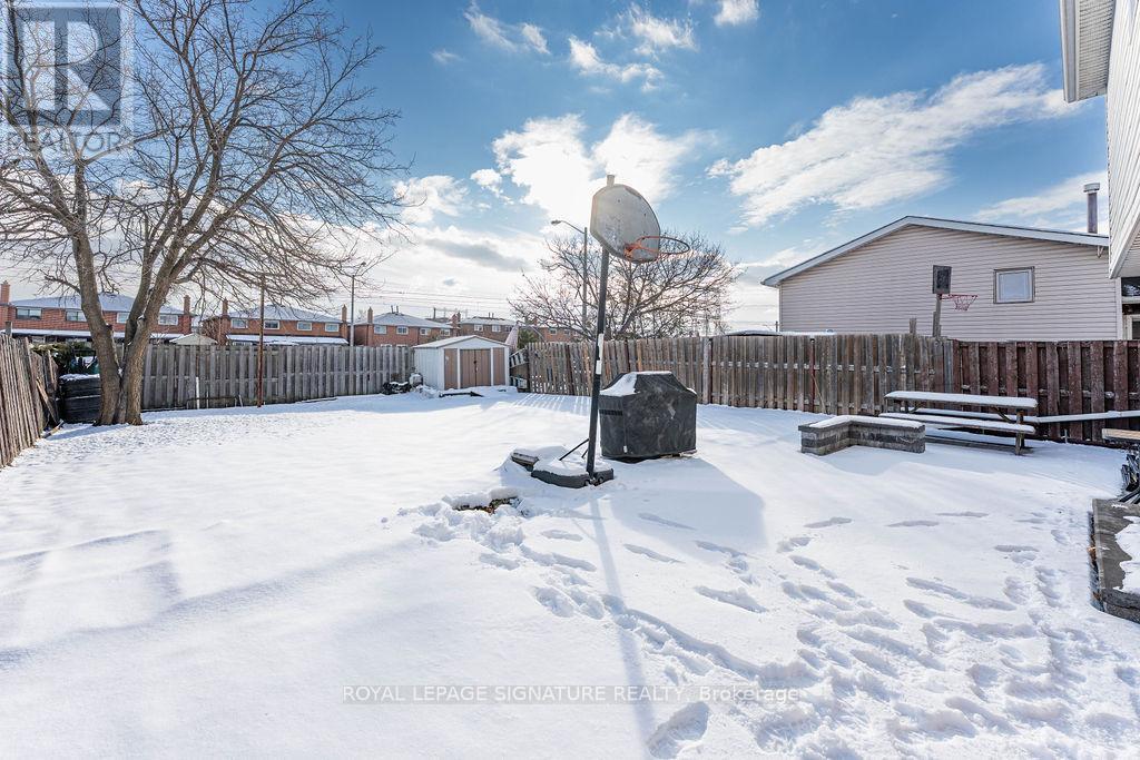 25 Hun Crescent, Toronto, Ontario  M9V 4G3 - Photo 46 - W12636708