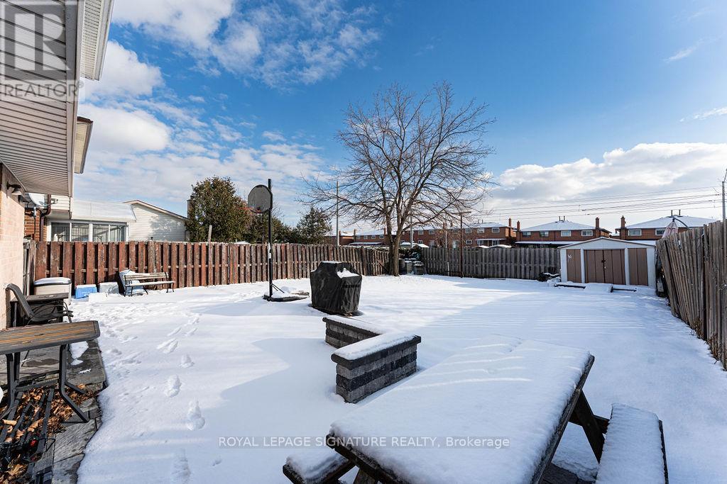 25 Hun Crescent, Toronto, Ontario  M9V 4G3 - Photo 47 - W12636708