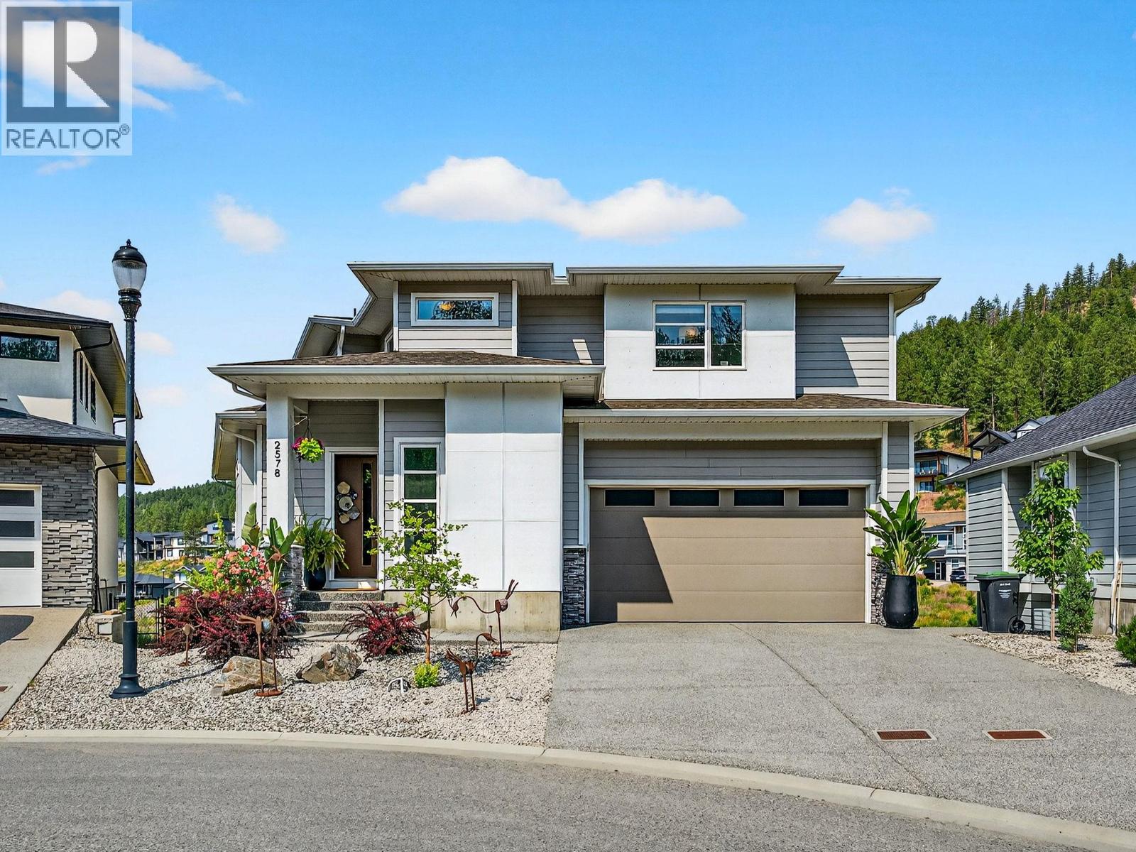 2578 Crown Crest Place, West Kelowna, British Columbia