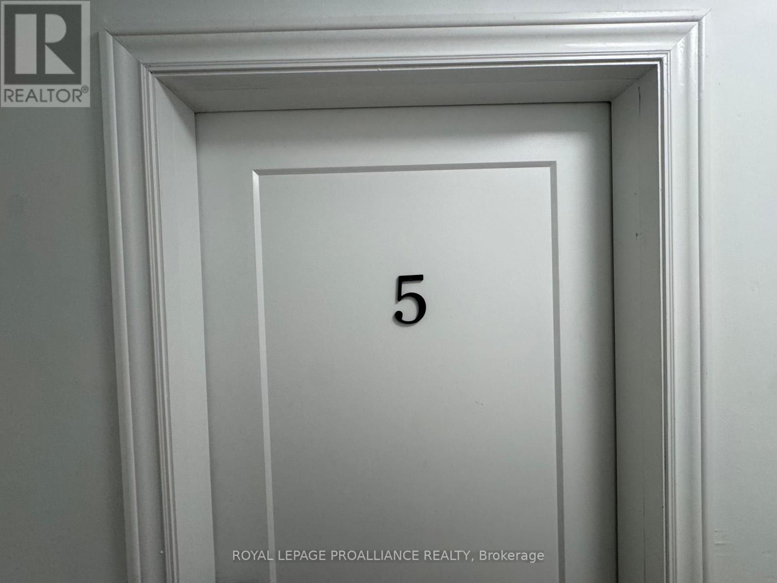 #5 - 380 Park Street N, Peterborough, Ontario  K9H 4P8 - Photo 3 - X12636792