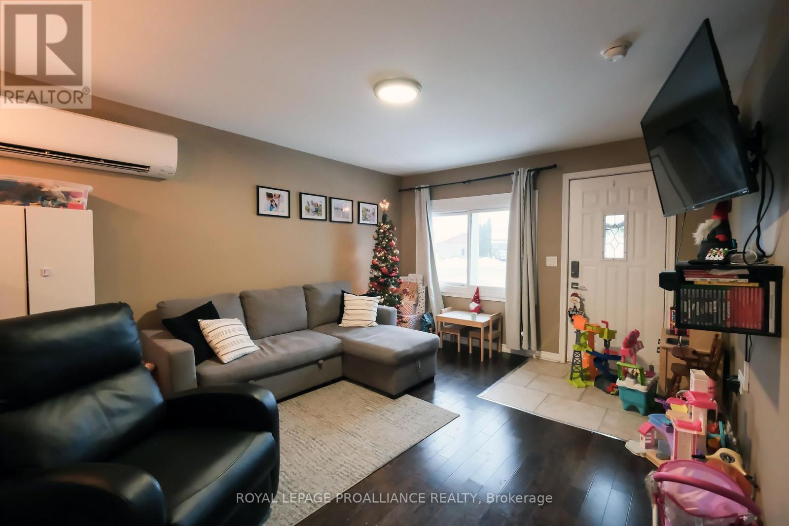 48 Bentinck Street W, Quinte West, Ontario  K8V 4E3 - Photo 11 - X12636830