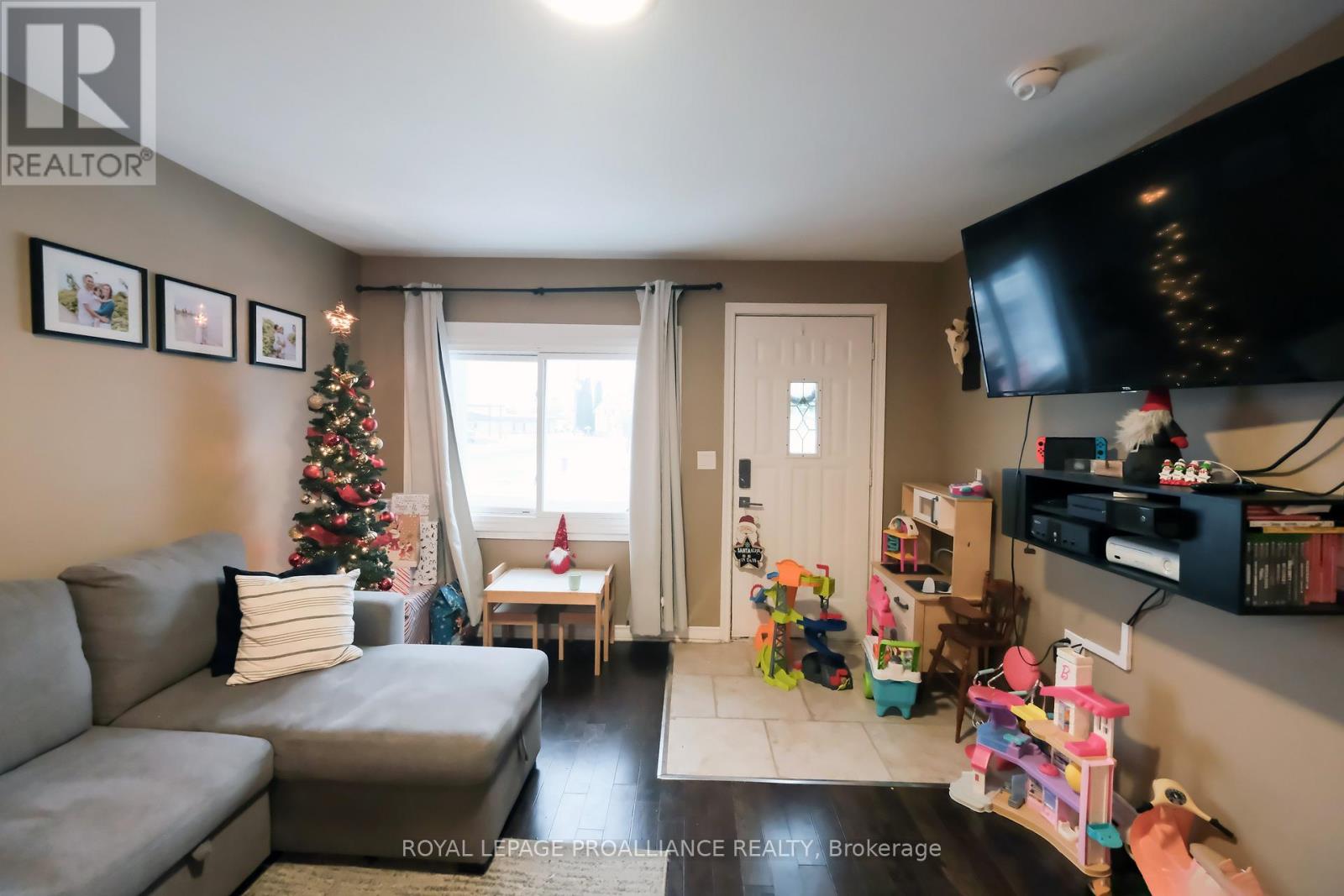 48 Bentinck Street W, Quinte West, Ontario  K8V 4E3 - Photo 12 - X12636830