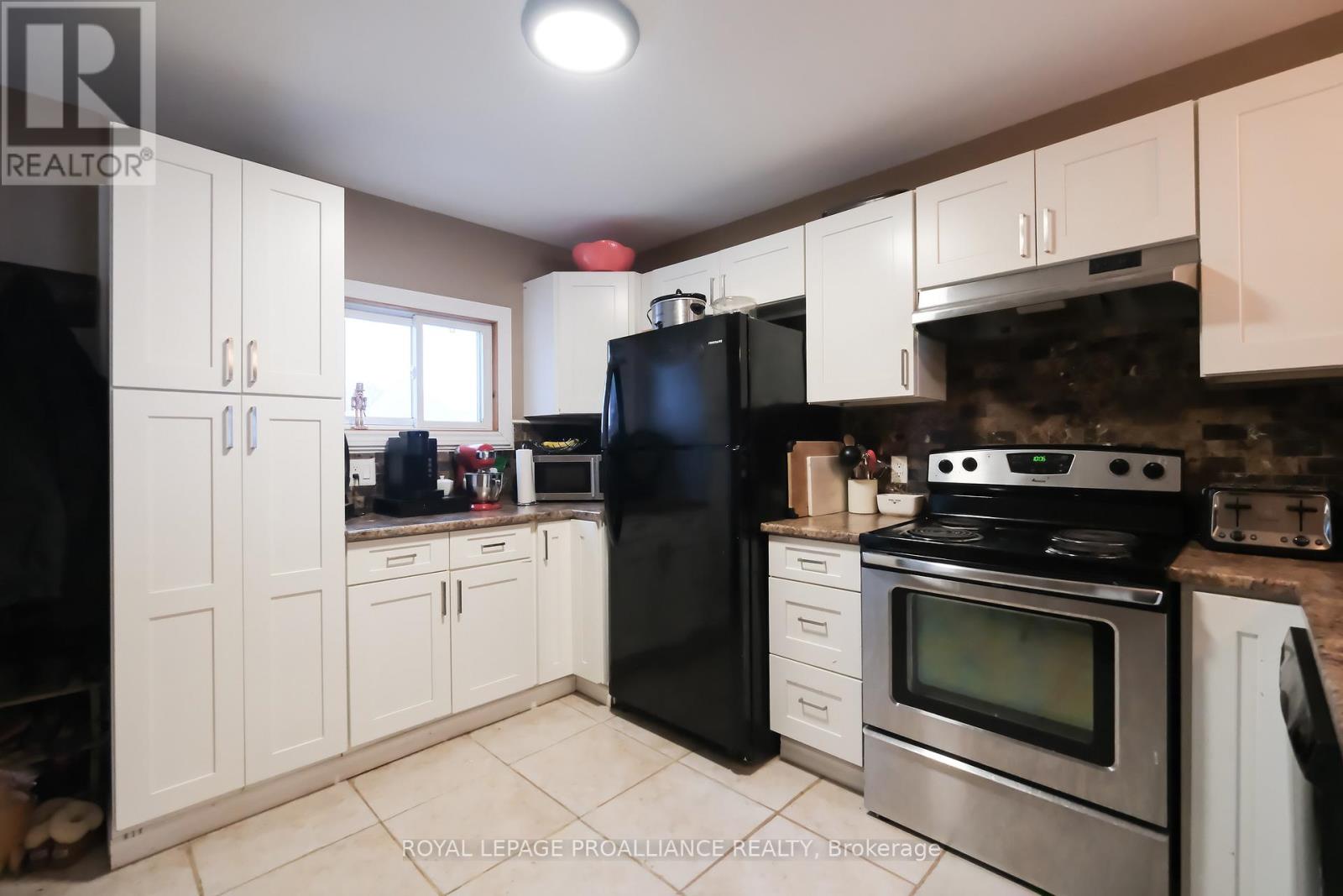 48 Bentinck Street W, Quinte West, Ontario  K8V 4E3 - Photo 9 - X12636830