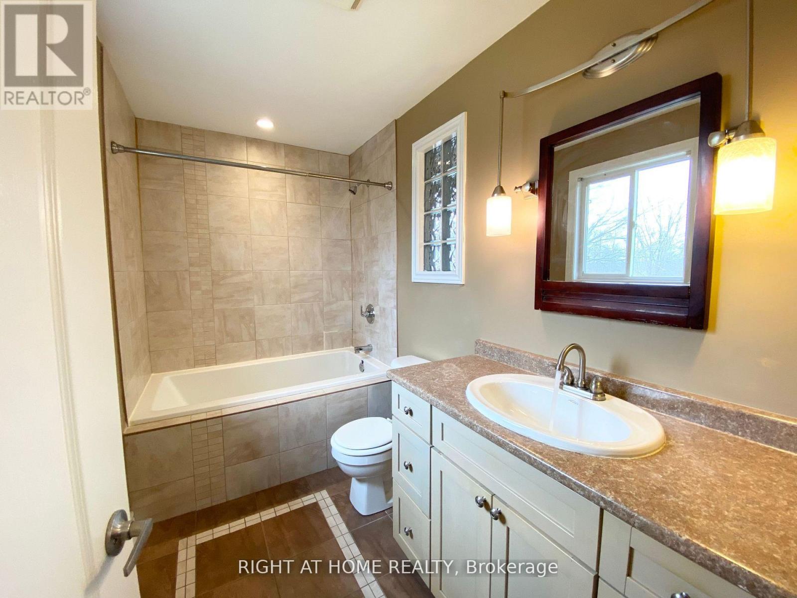 3640 Weinbrenner Road, Niagara Falls, Ontario  L2G 7Y4 - Photo 15 - X12636694