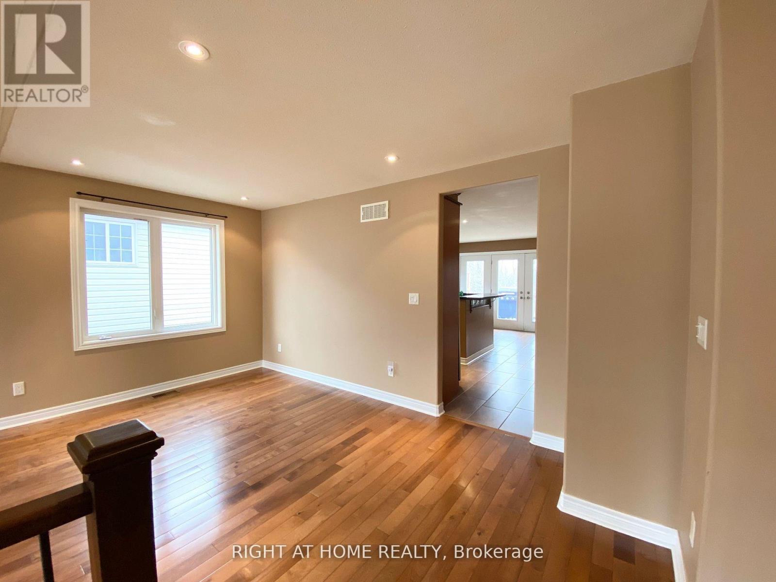 3640 Weinbrenner Road, Niagara Falls, Ontario  L2G 7Y4 - Photo 3 - X12636694